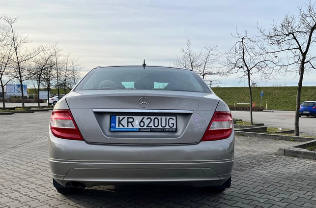 Mercedes-Benz Klasa C cena 26900 przebieg: 211500, rok produkcji 2007 z Kraków małe 67